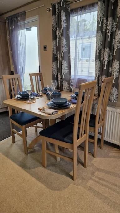 Contemporary At Tarka